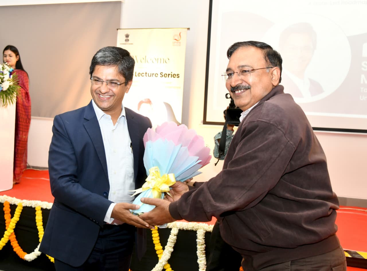 ગાંધીનગર સ્પીપામાં અટલ સ્મૃતિ વ્યાખ્યાન – કાર્તિક મુરલીધરન